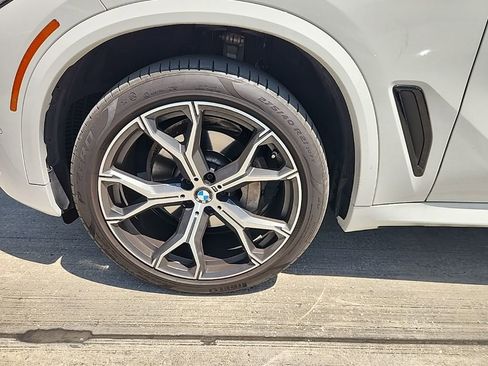 Used 2023 BMW X5 sDrive40i w/ M Sport Package image 7