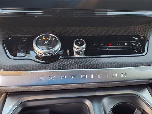 New 2026 Ford Expedition Max Platinum w/ Stealth Performance Package image 11