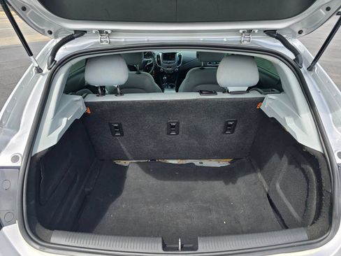Used 2019 Chevrolet Cruze LS FWD image 15