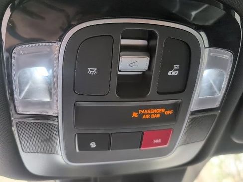 Used 2023 Hyundai Santa Cruz Limited image 25