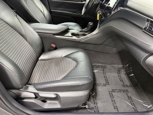 Used 2021 Toyota Camry SE FWD image 33