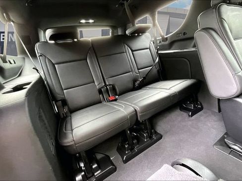 Used 2024 GMC Yukon XL Denali AWD/4WD image 29