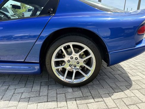 Used 1996 Dodge Viper GTS RWD image 10