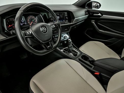 Certified 2019 Volkswagen Jetta S image 10