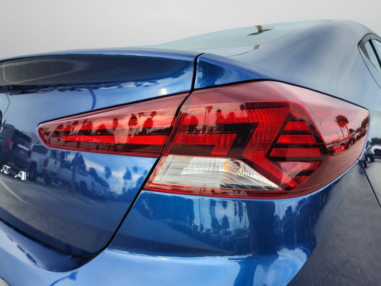 Used 2019 Hyundai Elantra SE FWD image 7