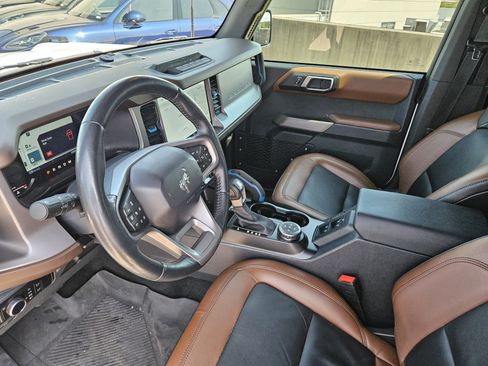 Used 2023 Ford Bronco Outer Banks w/ Sasquatch Package AWD/4WD image 4
