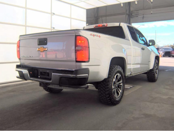 Used 2018 Chevrolet Colorado W/T w/ WT Convenience Package AWD/4WD image 3