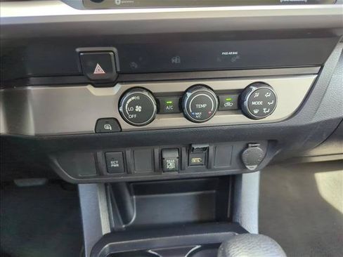 Used 2020 Toyota Tacoma SR5 RWD image 11