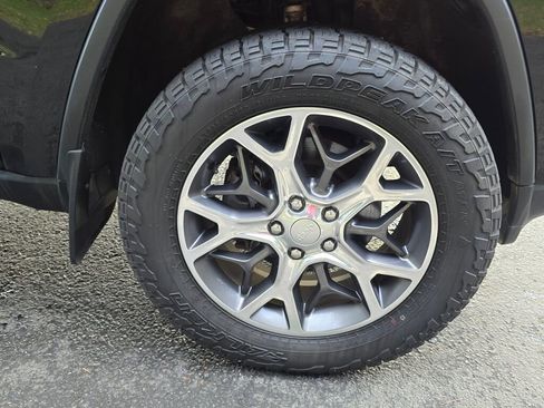 Used 2019 Jeep Grand Cherokee Limited image 10