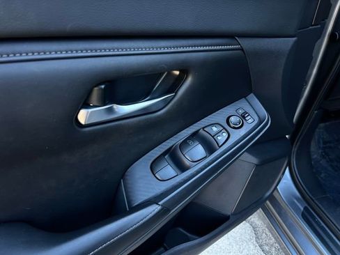 Used 2020 Nissan Sentra SV FWD image 11