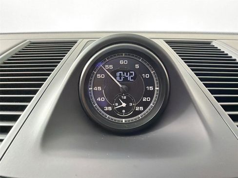 Certified 2026 Porsche Macan Turbo AWD/4WD image 24