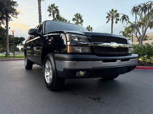 Used 2005 Chevrolet Avalanche LT w/ Preferred Equipment Group image 8