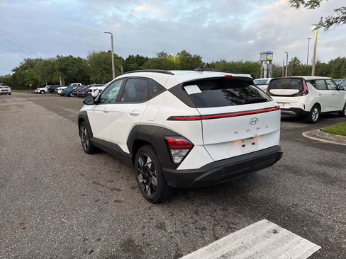 Used 2025 Hyundai Kona SEL image 3