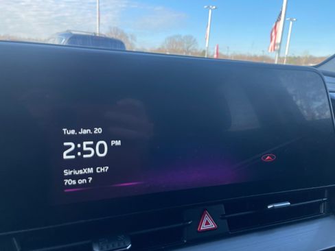 Used 2023 Kia Sportage EX image 12