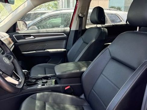 Used 2023 Volkswagen Atlas SE w/ Panoramic Sunroof Package AWD/4WD image 3