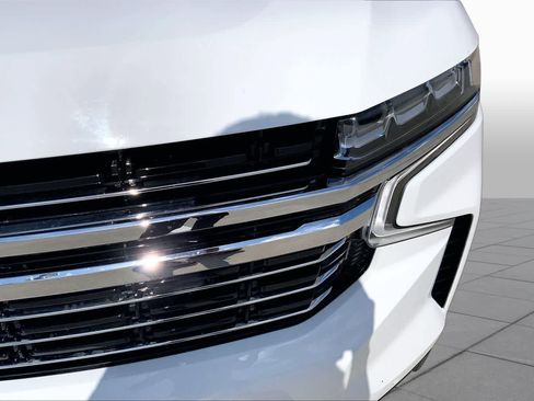 Certified 2024 Chevrolet Suburban LT RWD image 29
