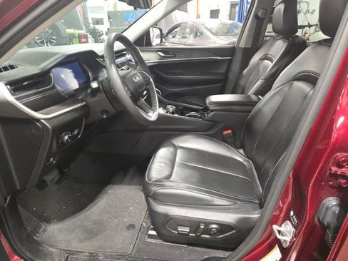 Used 2023 Jeep Grand Cherokee Limited w/ Luxury Tech Group II image 14