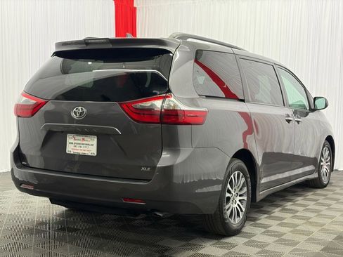 Used 2020 Toyota Sienna XLE FWD image 8