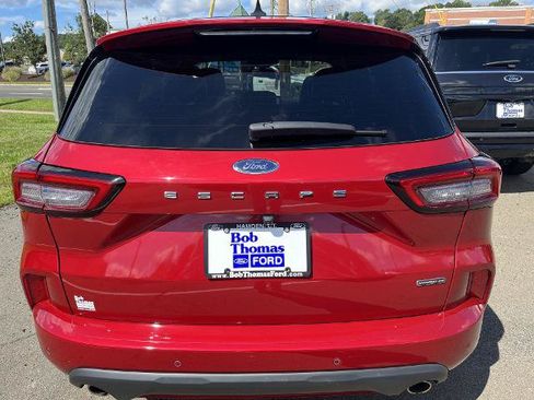 Certified 2023 Ford Escape ST-Line Elite w/ Premium Technology Package AWD/4WD image 4