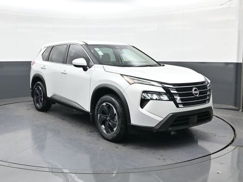 New 2025 Nissan Rogue SV image 1