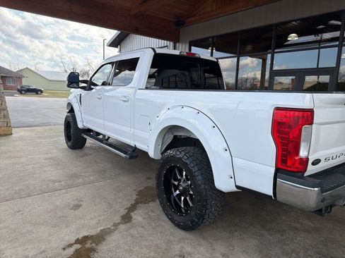 Used 2019 Ford F250 Lariat w/ Lariat Value Package image 22