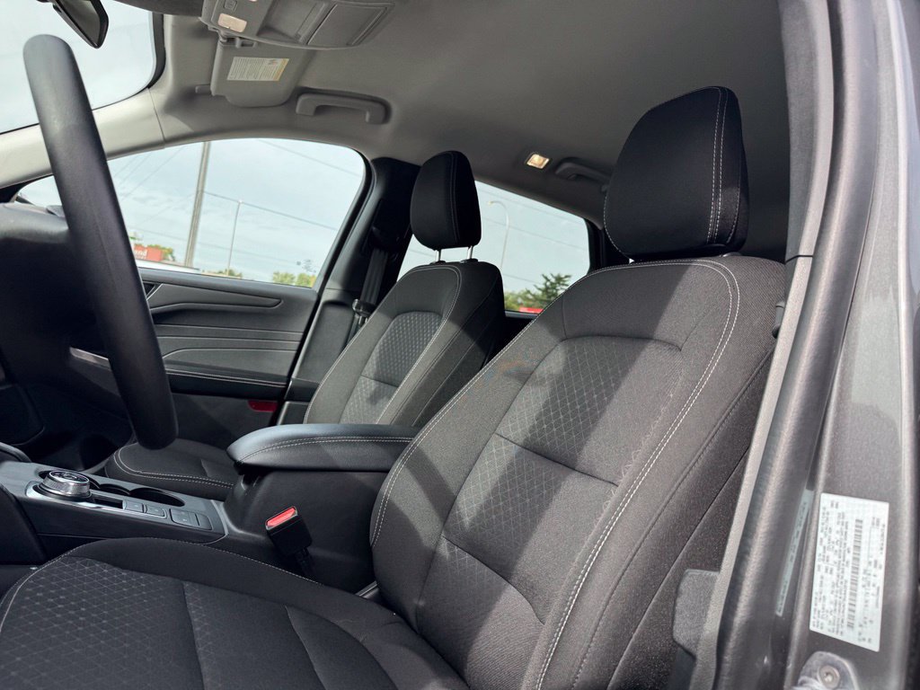 Used 2025 Ford Escape Active AWD/4WD image 7