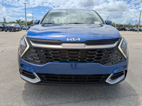 Certified 2023 Kia Sportage EX image 3