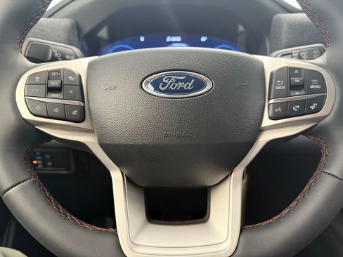 New 2025 Ford Explorer Active image 32