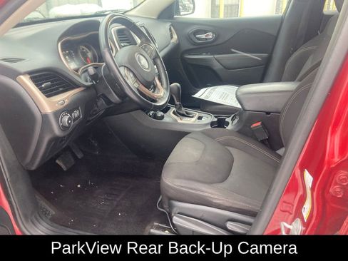 Used 2017 Jeep Cherokee Latitude image 12