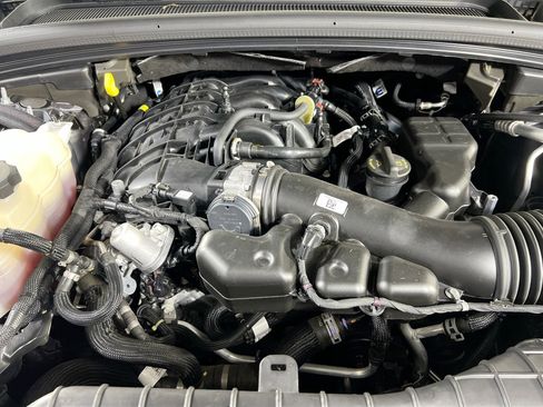 Used 2023 Jeep Grand Cherokee Altitude AWD/4WD image 28