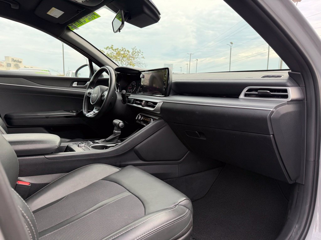 Used 2023 Kia K5 GT-Line w/ GT-Line Premium Package FWD image 31