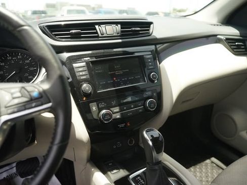 Used 2019 Nissan Rogue Sport SV w/ Technology Package FWD image 26