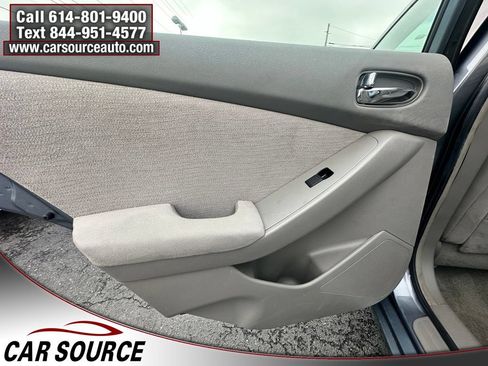 Used 2010 Nissan Altima 2.5 S FWD image 18