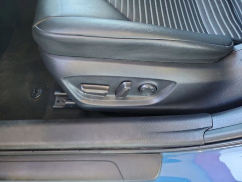 Used 2024 Toyota Camry SE image 9