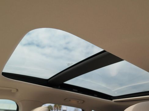 Used 2019 Lincoln MKC Reserve w/ MKC Technology Package image 10