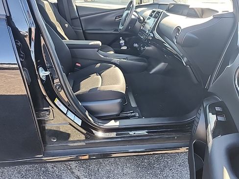 Used 2020 Toyota Prius LE image 14
