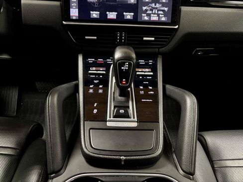 Used 2019 Porsche Cayenne E-Hybrid AWD/4WD image 22