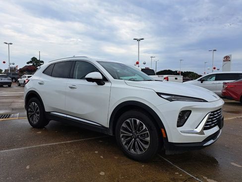 Used 2024 Buick Envision Preferred AWD/4WD image 3
