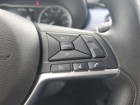 Used 2025 Nissan Versa SV FWD image 22