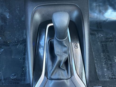 Used 2025 Toyota Corolla LE image 37