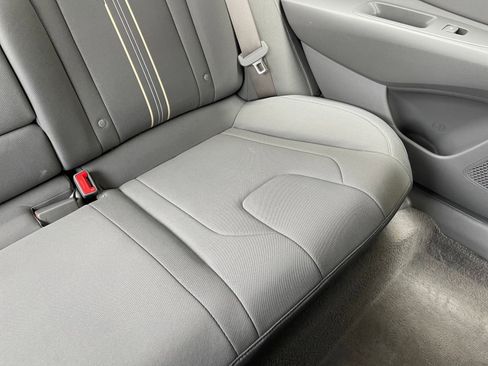 Used 2025 Hyundai Elantra SEL image 36