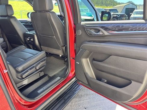 Used 2024 GMC Yukon XL Denali AWD/4WD image 46