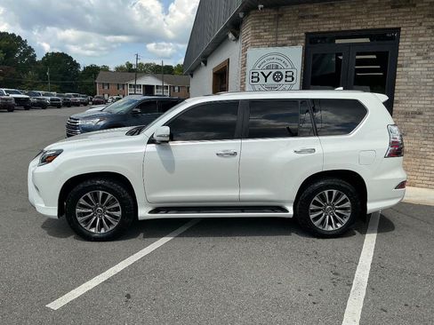 Used 2020 Lexus GX 460 Luxury w/ Off Road Package AWD/4WD image 2