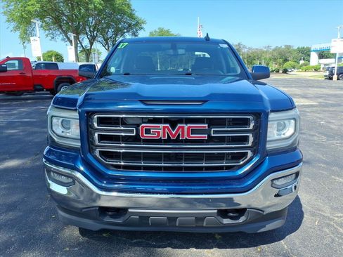 Used 2017 GMC Sierra 1500 SLE w/ SLE Value Package AWD/4WD image 2