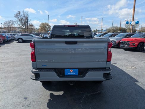 Used 2025 Chevrolet Silverado 1500 Custom image 23