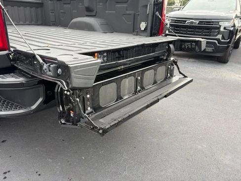 Used 2025 Chevrolet Silverado 3500 High Country AWD/4WD image 17