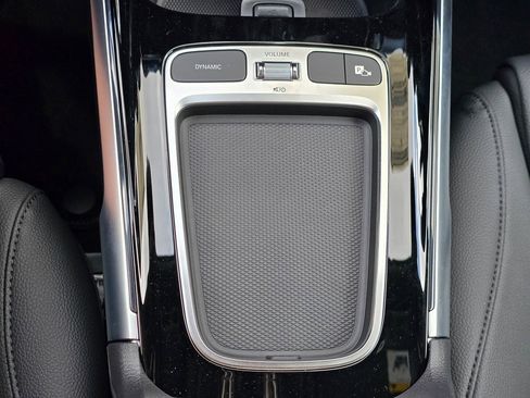 New 2026 Mercedes-Benz GLB 250 4MATIC image 18