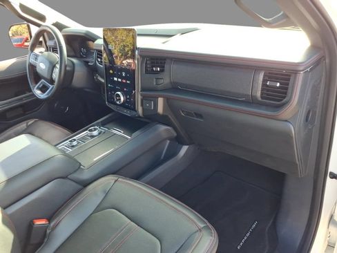 Used 2024 Ford Expedition Limited AWD/4WD image 12