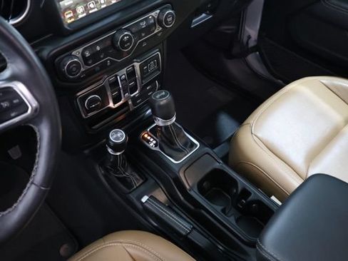 Used 2023 Jeep Wrangler Unlimited Sahara w/ Cold Weather Group AWD/4WD image 32
