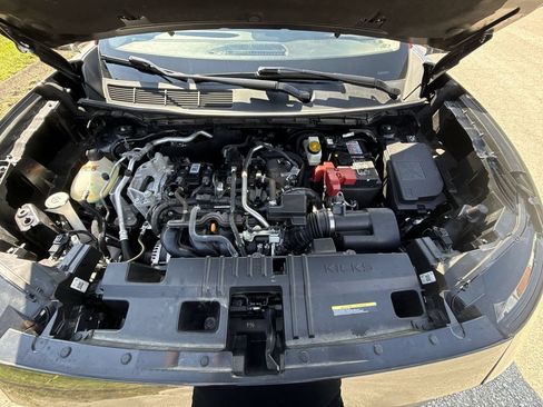 Used 2025 Nissan Kicks SV w/ Charging Package AWD/4WD image 17